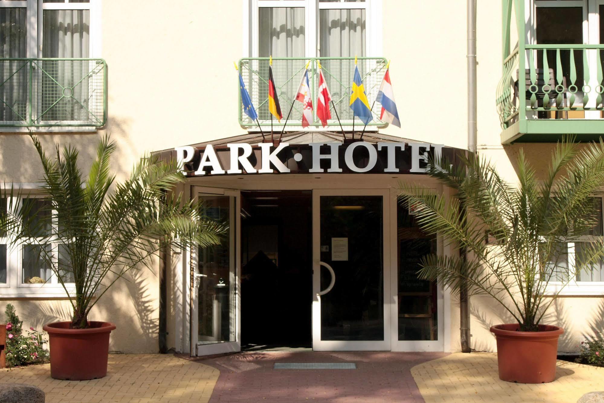 Park Hotel Sellin Exterior photo